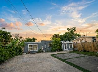 3-bedroom Single-Family Home — 2686 Summit Boulevard, West Palm Beach, 33406