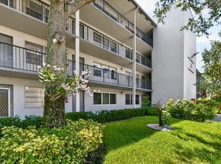 1+1 Condo — 101 SW 132nd Way #215J, Pembroke Pines, 33027