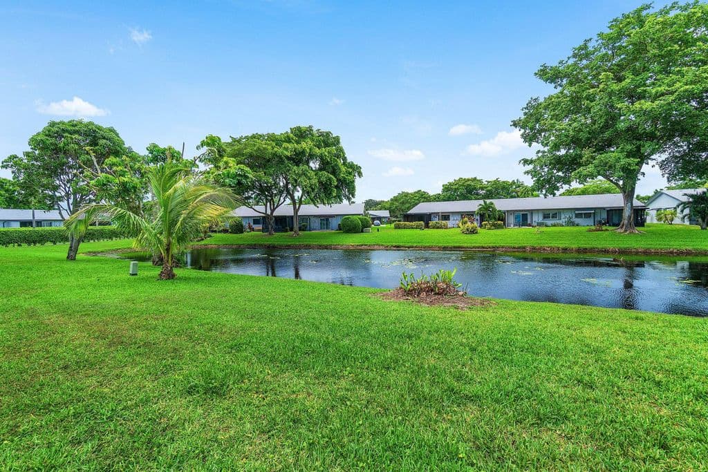 2+1 Müstakil ev — 14605 Lucy Drive