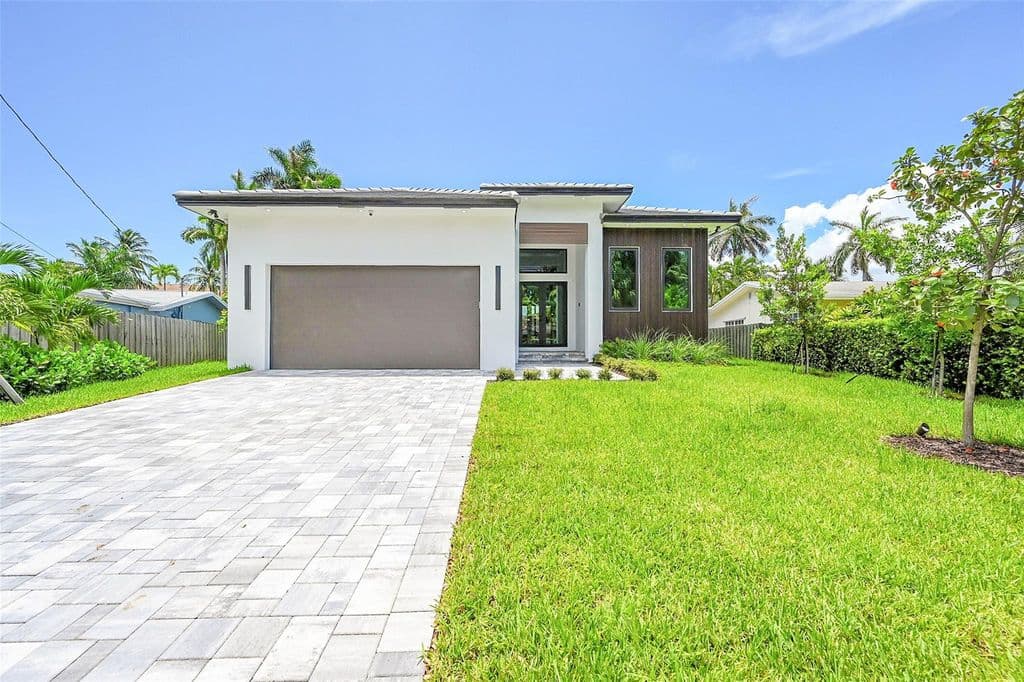 3+1 Müstakil ev — 656 NW 21st Street