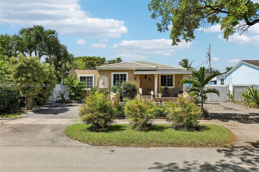 3+1 Müstakil ev — 6531 SW 20th St