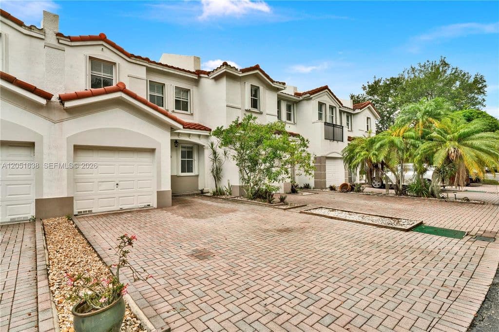 3-bedroom Property — 11416 NW 43rd Ter