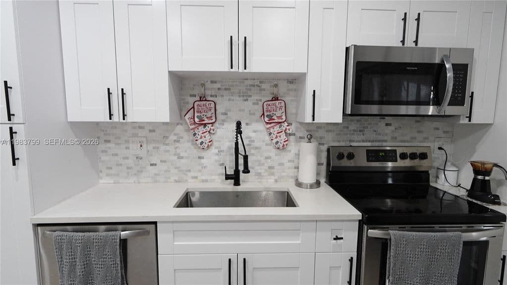 3+1 Müstakil ev — 14580 Harrison St