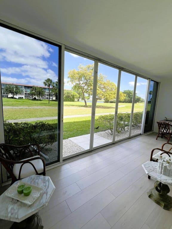 2-bedroom Condo — 2902 Victoria Circle #A1