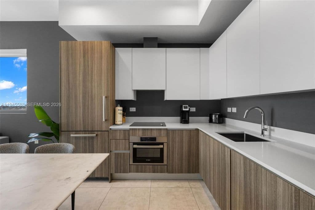 1-bedroom Condo — 239 SW 9th Street #2102