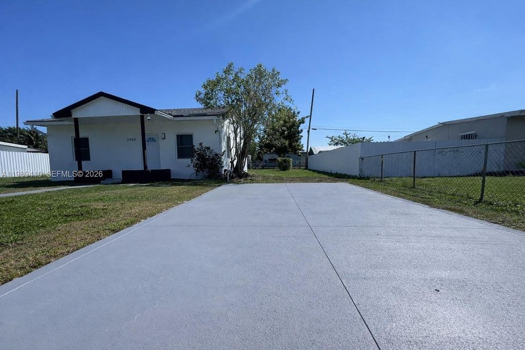2+1 Müstakil ev — 2450 NW 157th St