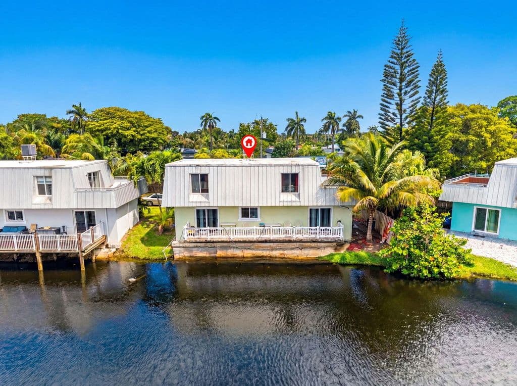 3-bedroom Single-Family Home — 1380 NE 40th Drive