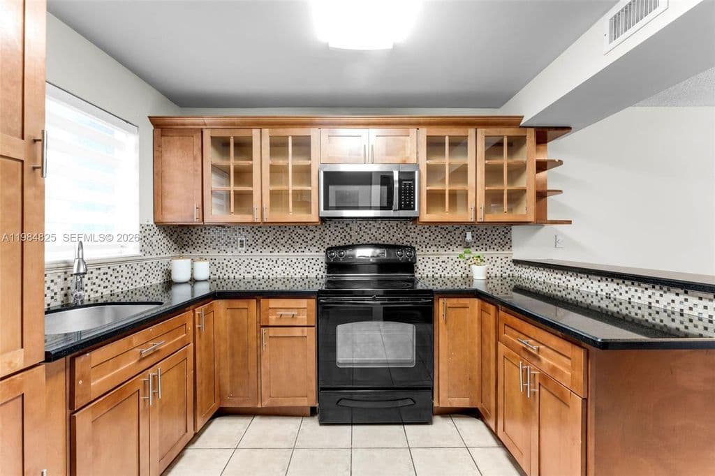 2+1 Mülk — 14907 SW 80th St APT 115