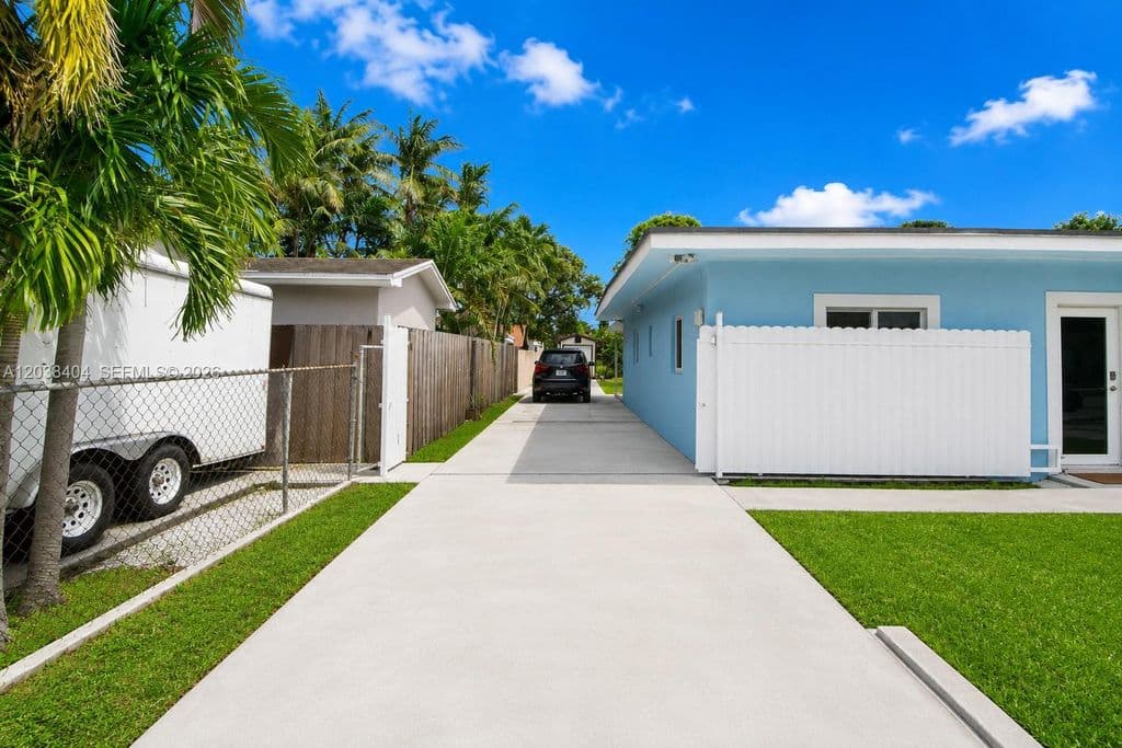 3-bedroom Single-Family Home — 572 E 38th St