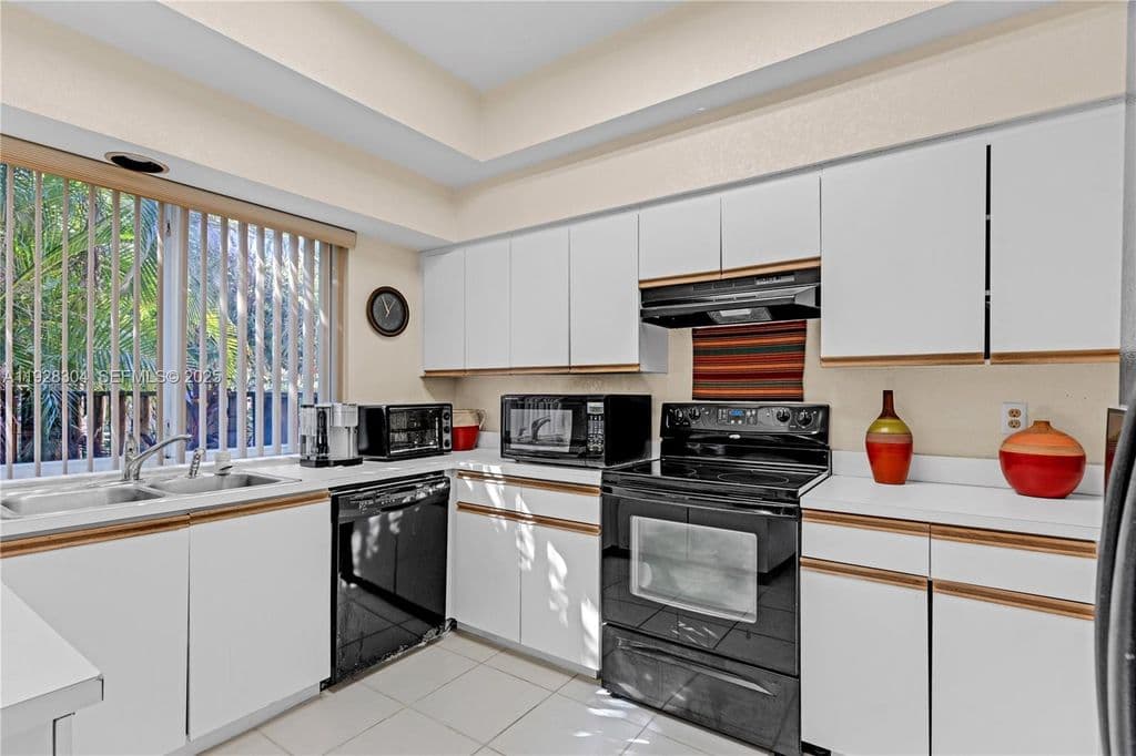 3-bedroom Single-Family Home — 10132 NW 4th St
