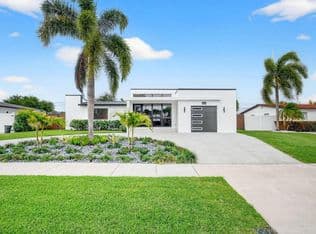 4-bedroom Single-Family Home — 504 Flotilla Road, North Palm Beach, 33408