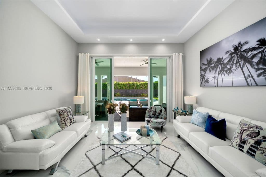 5+1 Müstakil ev — 10250 SW 135th St