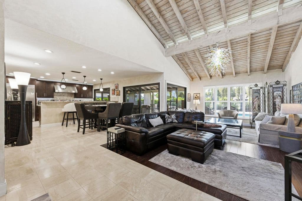 3+1 Müstakil ev — 11327 Wingfoot Drive