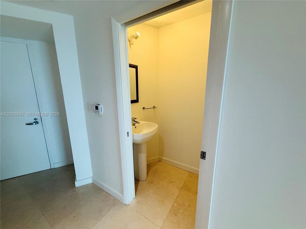 2+1 Condo — 1900 N Bayshore Dr APT 2415