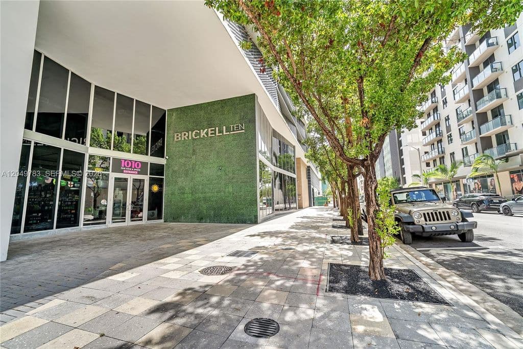 3+1 Condo — 1010 SW 2nd Ave Unit 2201