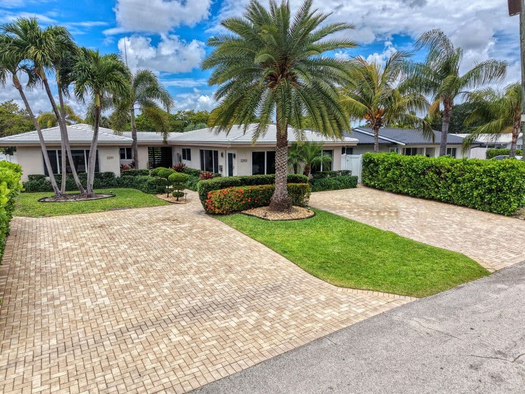 4-bedroom Property — 3291-3293 NE 18th Terrace #1-2