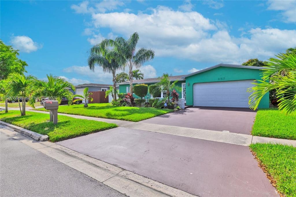 4+1 Müstakil ev — 257 NW 79th Ave