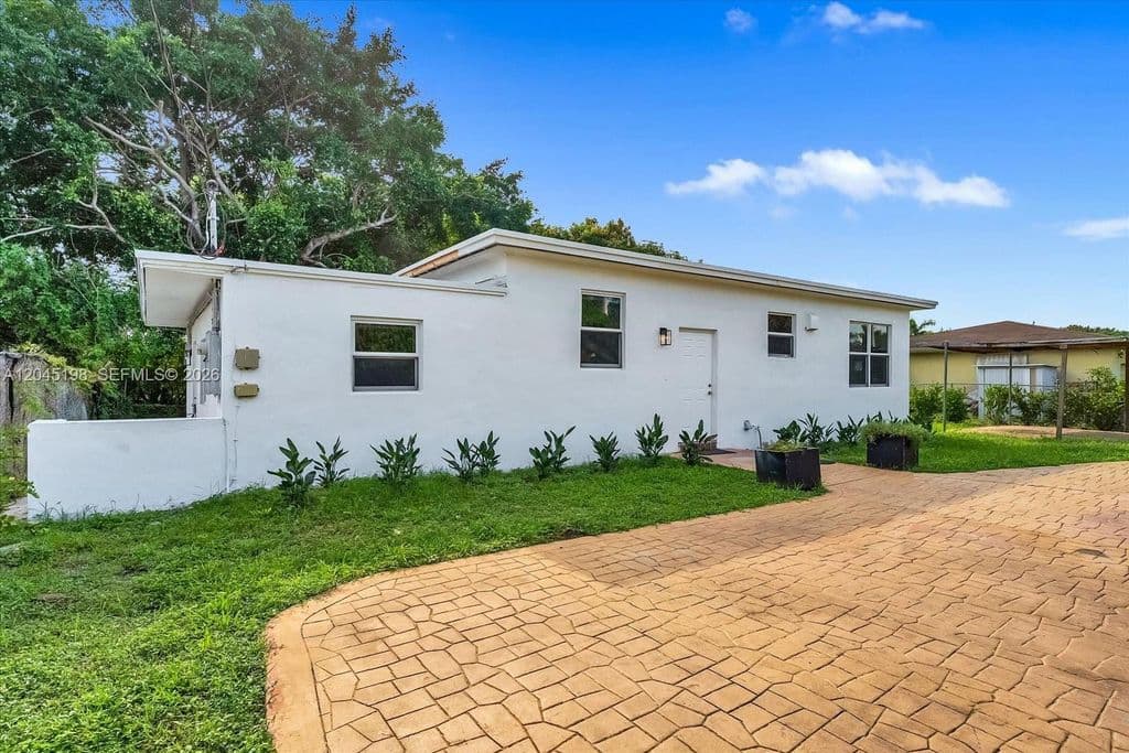 3+1 Müstakil ev — 13415 NW 22nd Ave