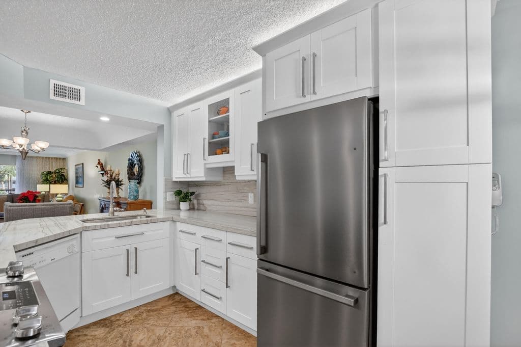 2-bedroom Condo — 23345 Carolwood Lane #205