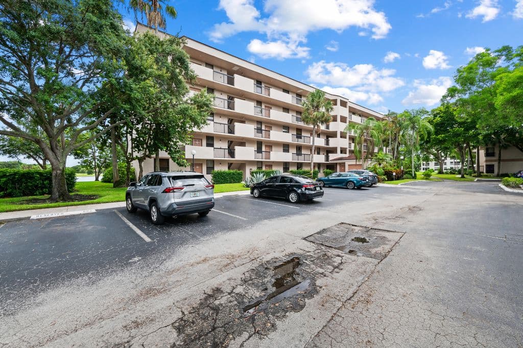 2-bedroom Condo — 2768 CARAMBOLA Circle S #101