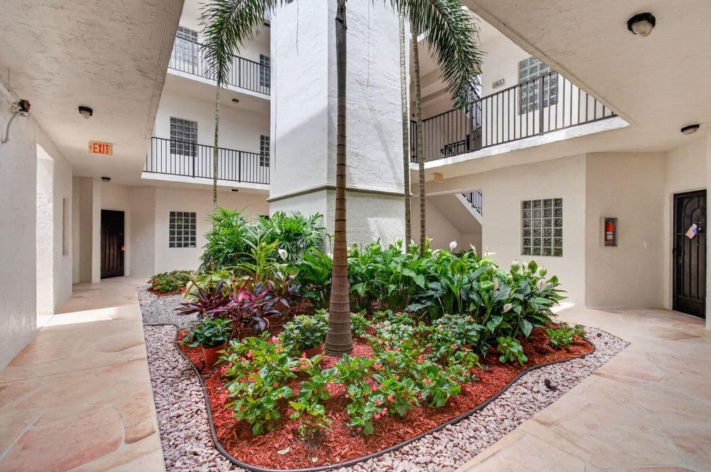 3-bedroom Condo — 5133 Brisata Circle #B