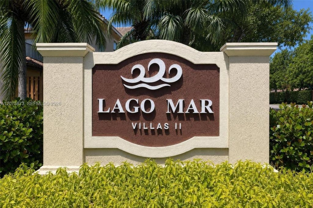 3-bedroom Property — 16405 SW 73rd Ln