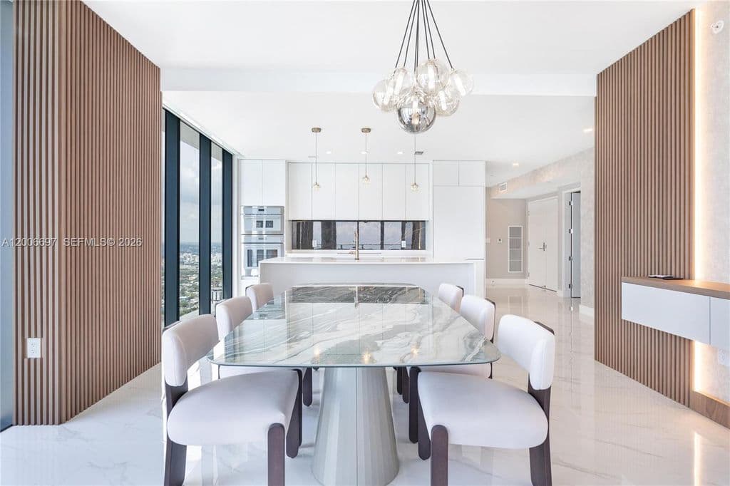 4-bedroom Condo — 700 NE 24th St #5407