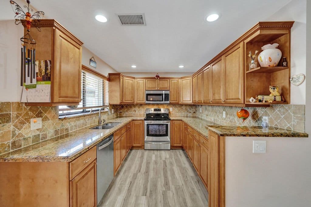 3+1 Müstakil ev — 9355 NW 18TH Drive