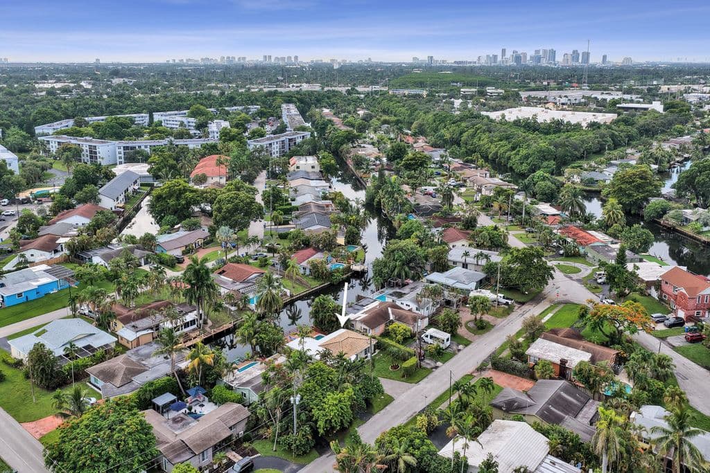 3+1 Müstakil ev — 3672 NW 18TH Avenue