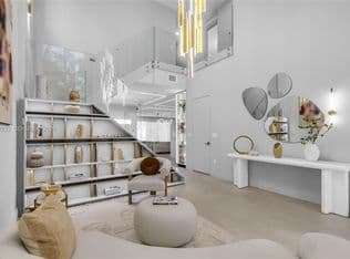 5+1 Müstakil ev — 7533 NW 98th Ct, Doral, 33178