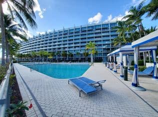 2+1 Condo — 2950 NE 188th St APT 401, Aventura, 33180