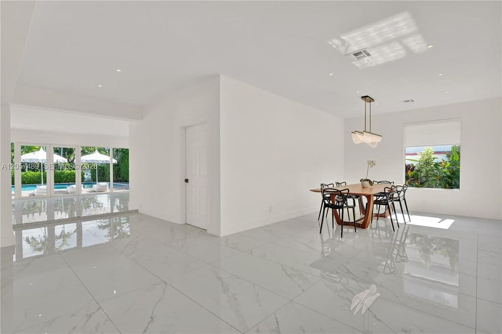 4+1 Müstakil ev — 1777 Daytonia Rd