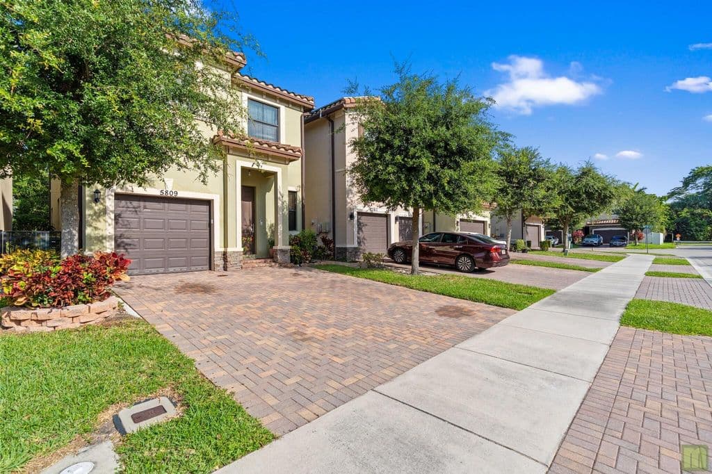 4-bedroom Single-Family Home — 5809 NW 46th Lane