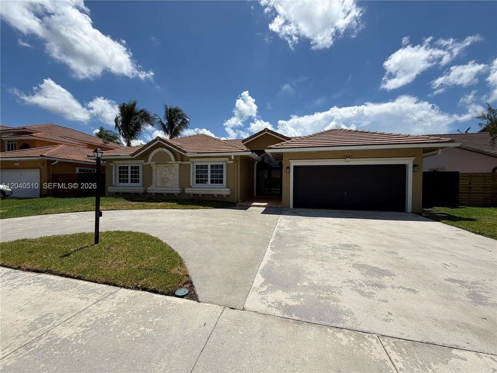 5-bedroom Single-Family Home — 15836 SW 144th Pl
