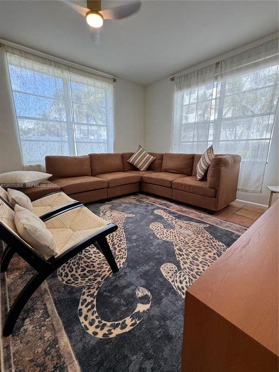 2-bedroom Condo — 1460 Ocean Dr APT 208
