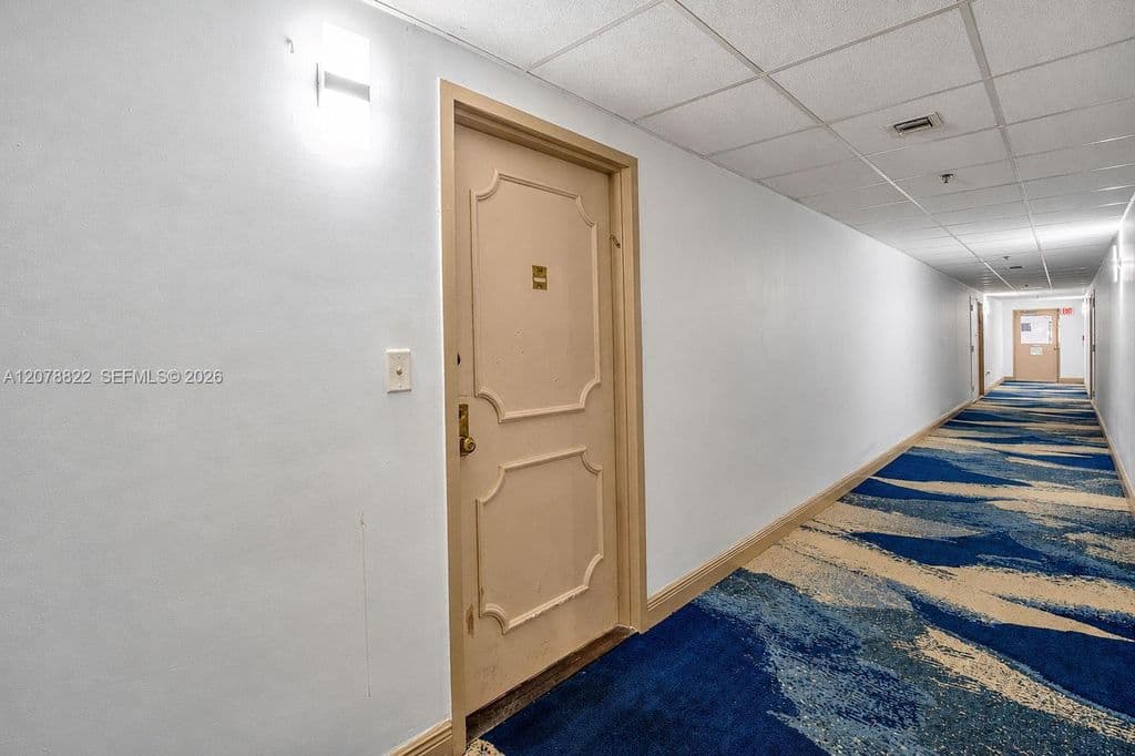 1-bedroom Condo — 3850 Washington St APT 314