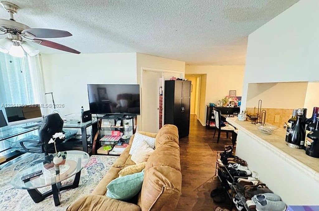2-bedroom Condo — 1727 Village Blvd APT 108