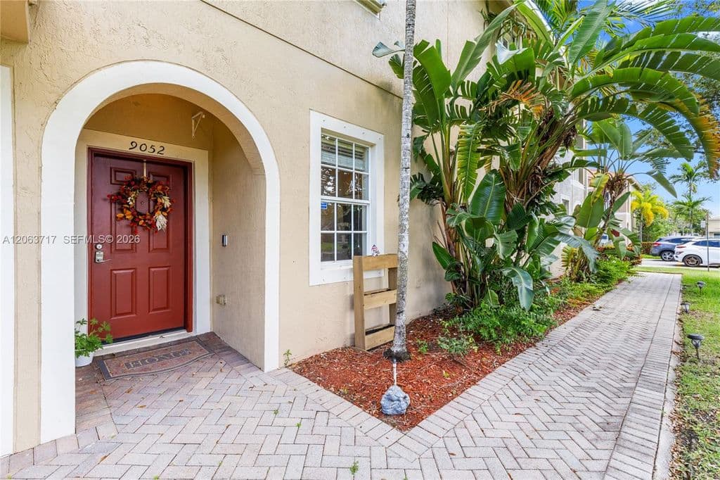 3+1 Condo — 9052 Plymouth Pl #9052