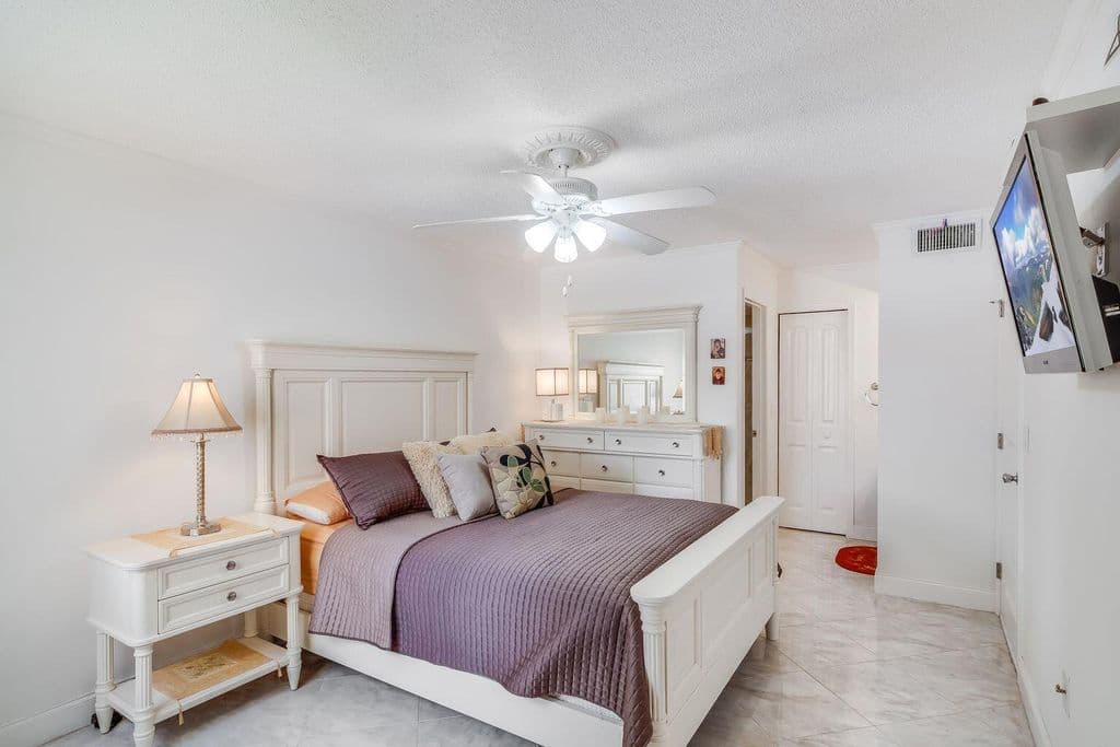 3-bedroom Condo — 1715 Village Boulevard #201
