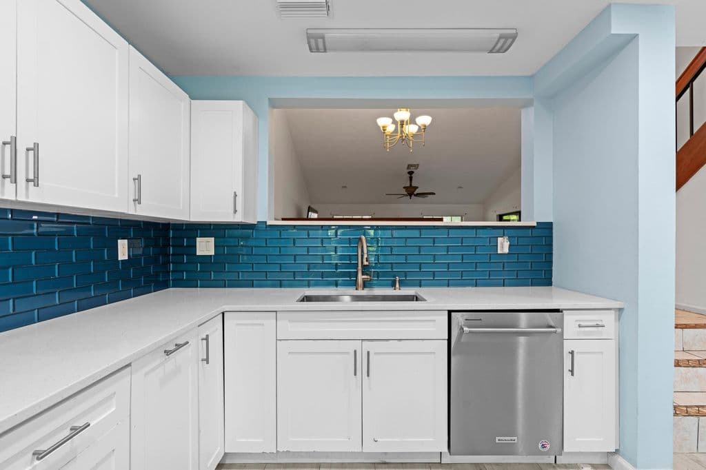 3+1 Mülk — 471 Ashwood Place