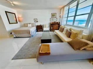 Condo — 100 Lincoln Rd #1230, Miami Beach, 33139