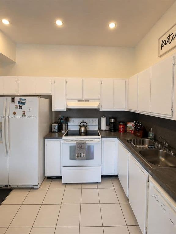 2+1 Condo — 4850 SW 63rd Ter APT 133