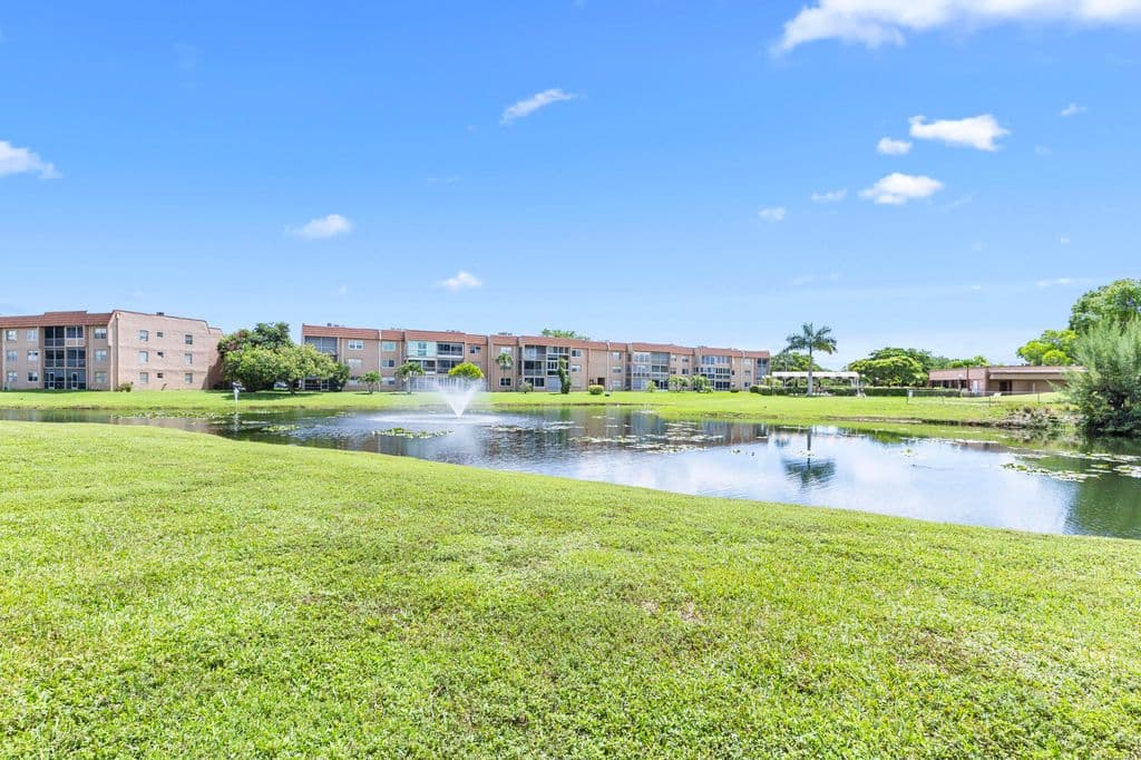 2+1 Condo — 9861 Sunrise Lakes Boulevard #101