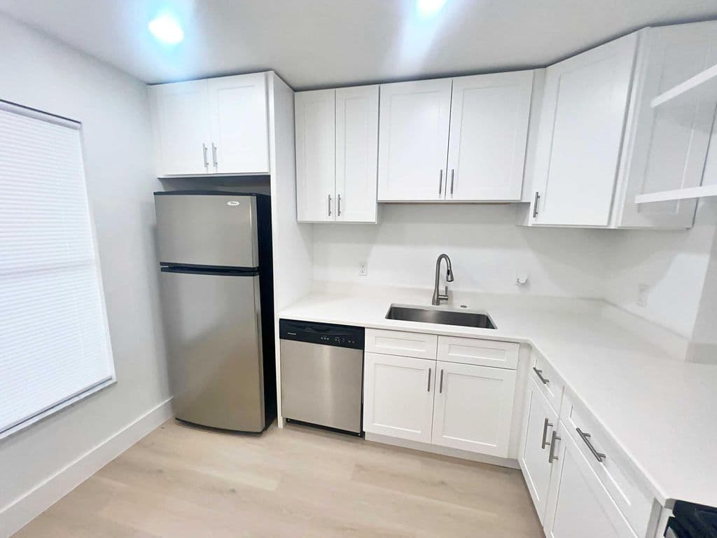 2-bedroom Condo — 6000 NW 64TH Avenue #303