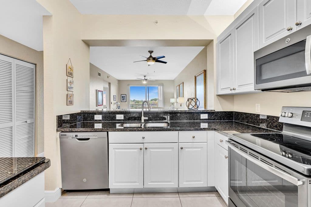 2+1 Condo — 7735 Yardley Drive #406