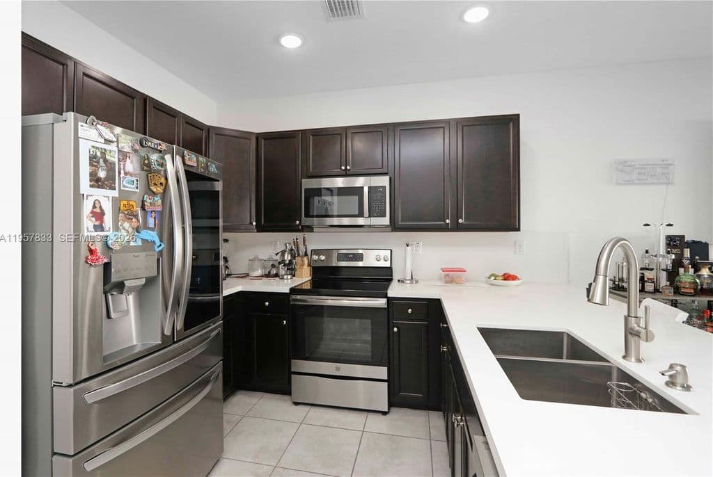 3+1 Mülk — 10628 W 33rd Way