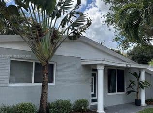 3+1 Müstakil ev — 5710 Douglas St, Hollywood, 33021