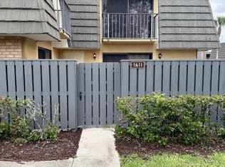 2-bedroom Townhouse — 1611 16th Way, West Palm Beach, 33407