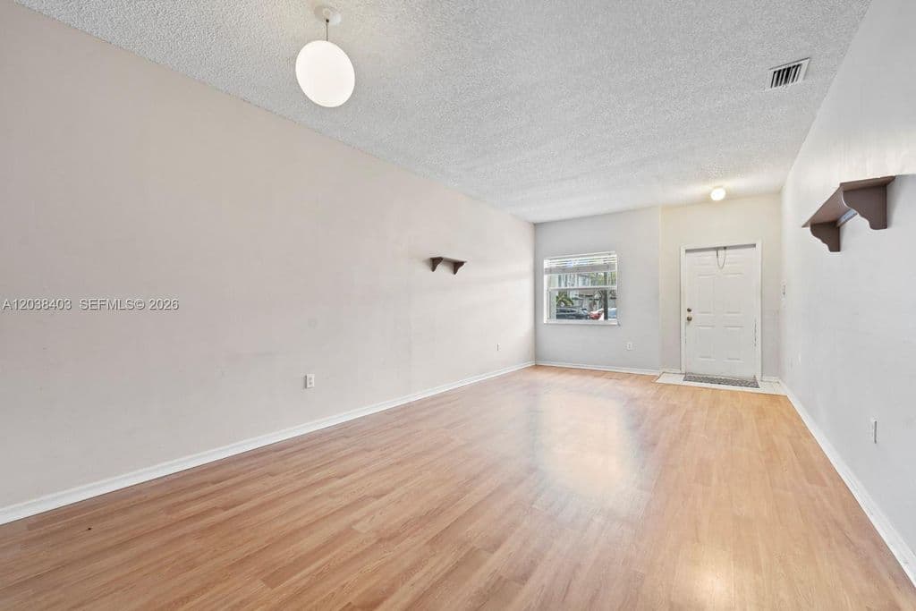 4-bedroom Property — 2222 SE 24th Pl #2222