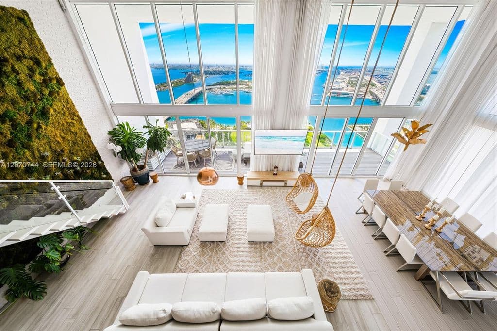 6-bedroom Condo — 1040 Biscayne Blvd APT 4602